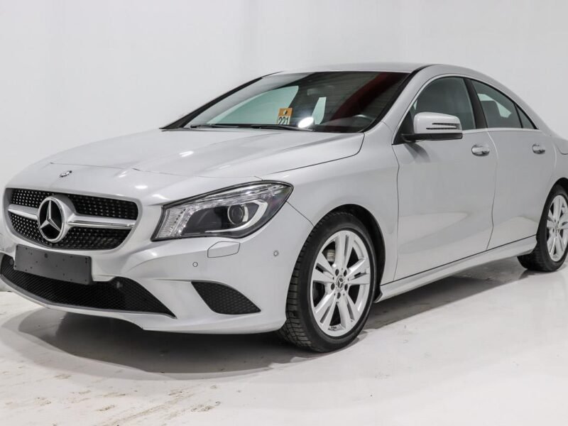 VENDUE/SOLD Mercedes-Benz CLA - 180 - URBAN XENON - CUIR - GPS - CAMERA - JA 17