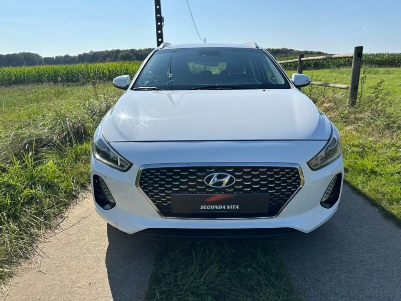 VENDUE/SOLD Hyundai I30 Wagon T-GDI - XENON - CARPLAY - CAMERA - ATTACHE REMORQUE - CRUISE