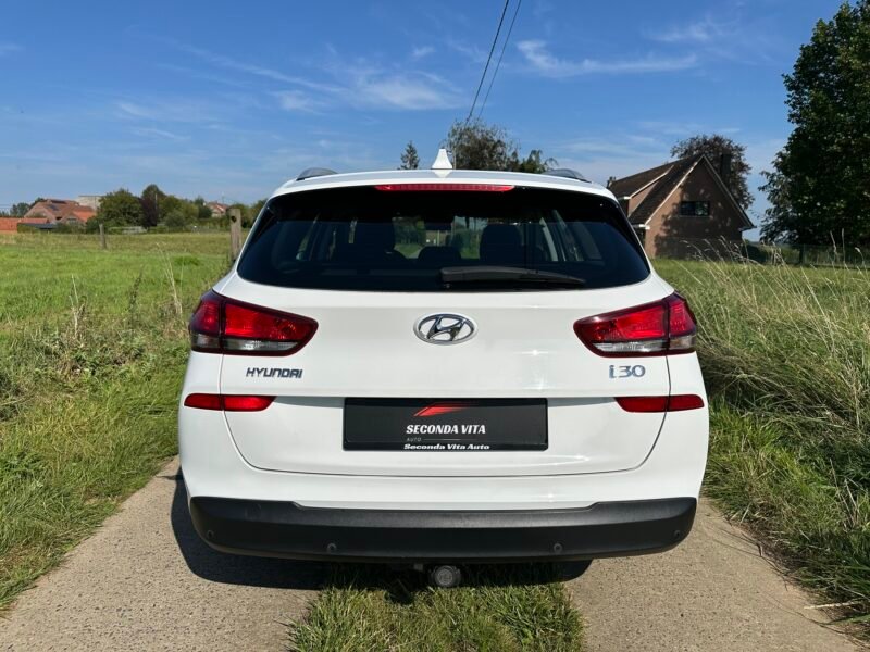 VENDUE/SOLD Hyundai I30 Wagon T-GDI - XENON - CARPLAY - CAMERA - ATTACHE REMORQUE - CRUISE