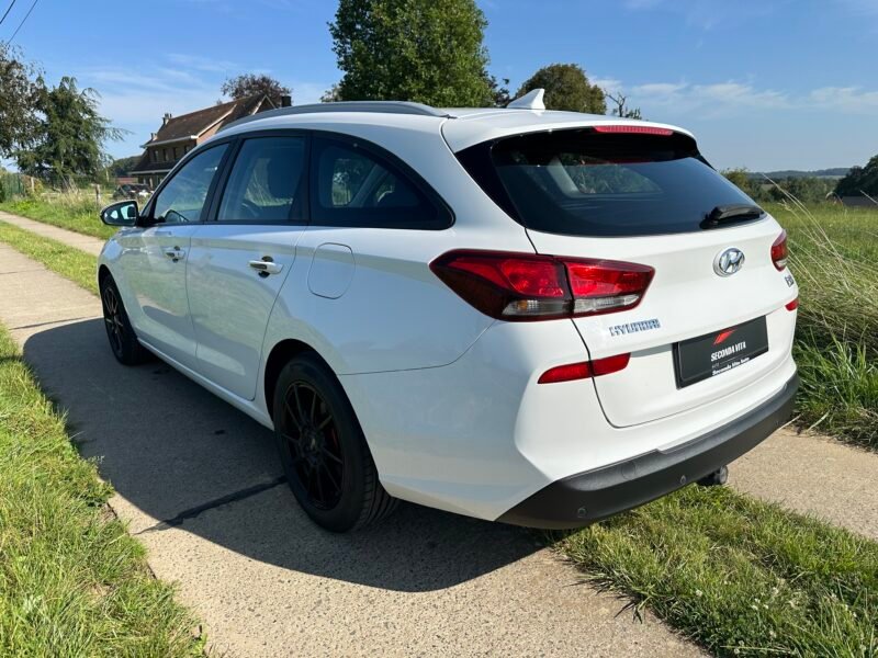 VENDUE/SOLD Hyundai I30 Wagon T-GDI - XENON - CARPLAY - CAMERA - ATTACHE REMORQUE - CRUISE