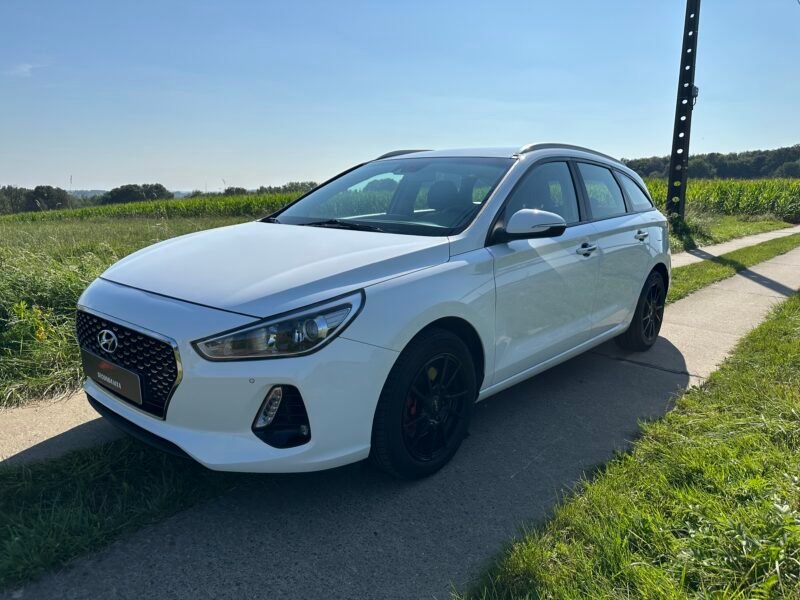 VENDUE/SOLD Hyundai I30 Wagon T-GDI - XENON - CARPLAY - CAMERA - ATTACHE REMORQUE - CRUISE