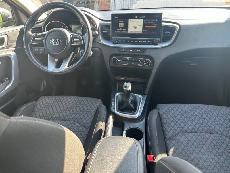 VENDUE/SOLD Kia Ceed T-GDI MUST - Carplay - Camera - GPS